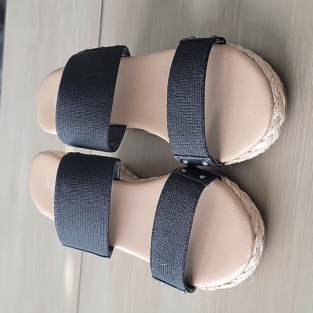 Women's sz 6 black wedge sandal